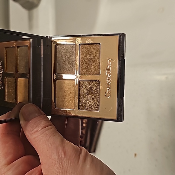 CHARLOTTE TILBURY LUXURY PALETTE: THE GOLDEN GODDESS-NIB - Picture 3 of 5